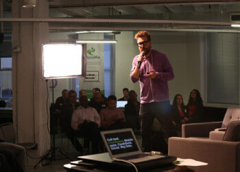 6 Ways to Become an Industry Leader