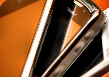 New Battery Tech Fully Charges Phones in 30 Seconds