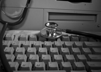 How A Small Digital Health Startup Won a Statewide Contract (and the T-shirt Story)