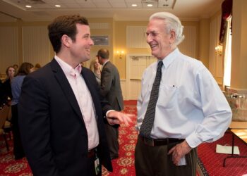 9 Powerful Ways to Incentivize Your Sales Team